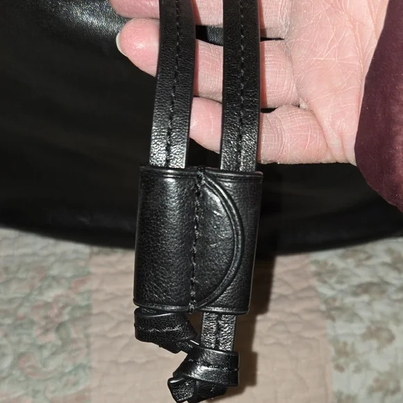 Frye Black Leather Shoulder Bag EUC - Picture 9 of 16